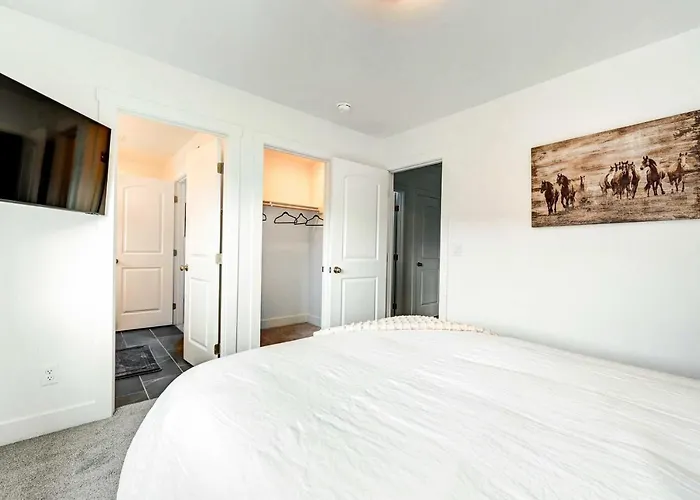 12 Mi To Dtwn Flagstaff: Spacious Home! *