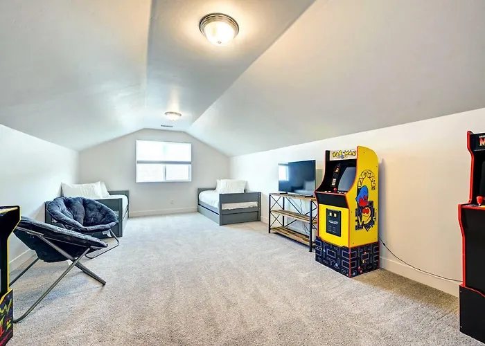 12 Mi To Dtwn Flagstaff: Spacious Home! Hébergement de vacances