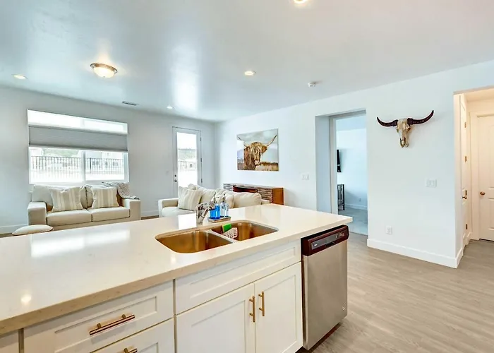 12 Mi To Dtwn Flagstaff: Spacious Home! * Bellemont