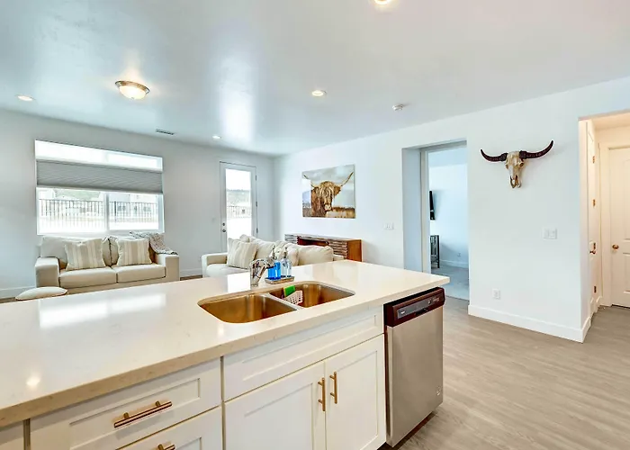 12 Mi To Dtwn Flagstaff: Spacious Home! *